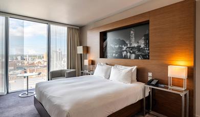 Hilton Manchester Deansgate bedroom